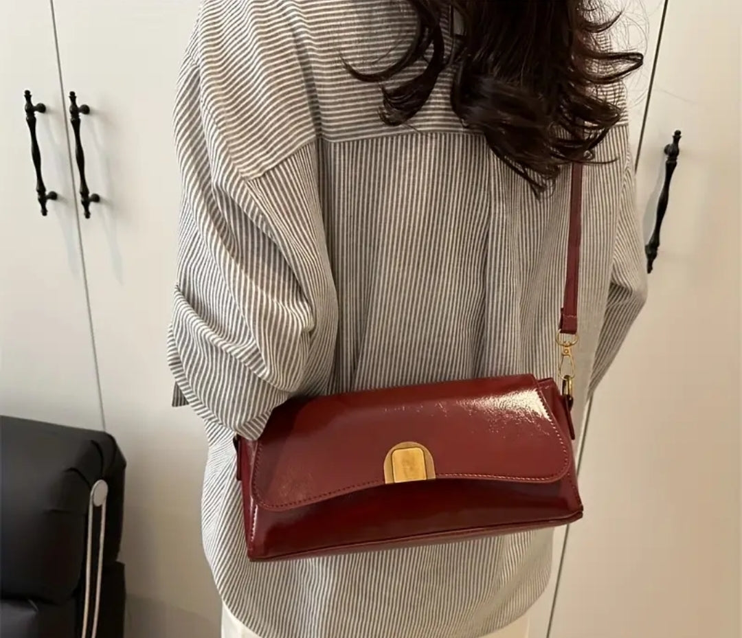 Chic retro cross body bag
