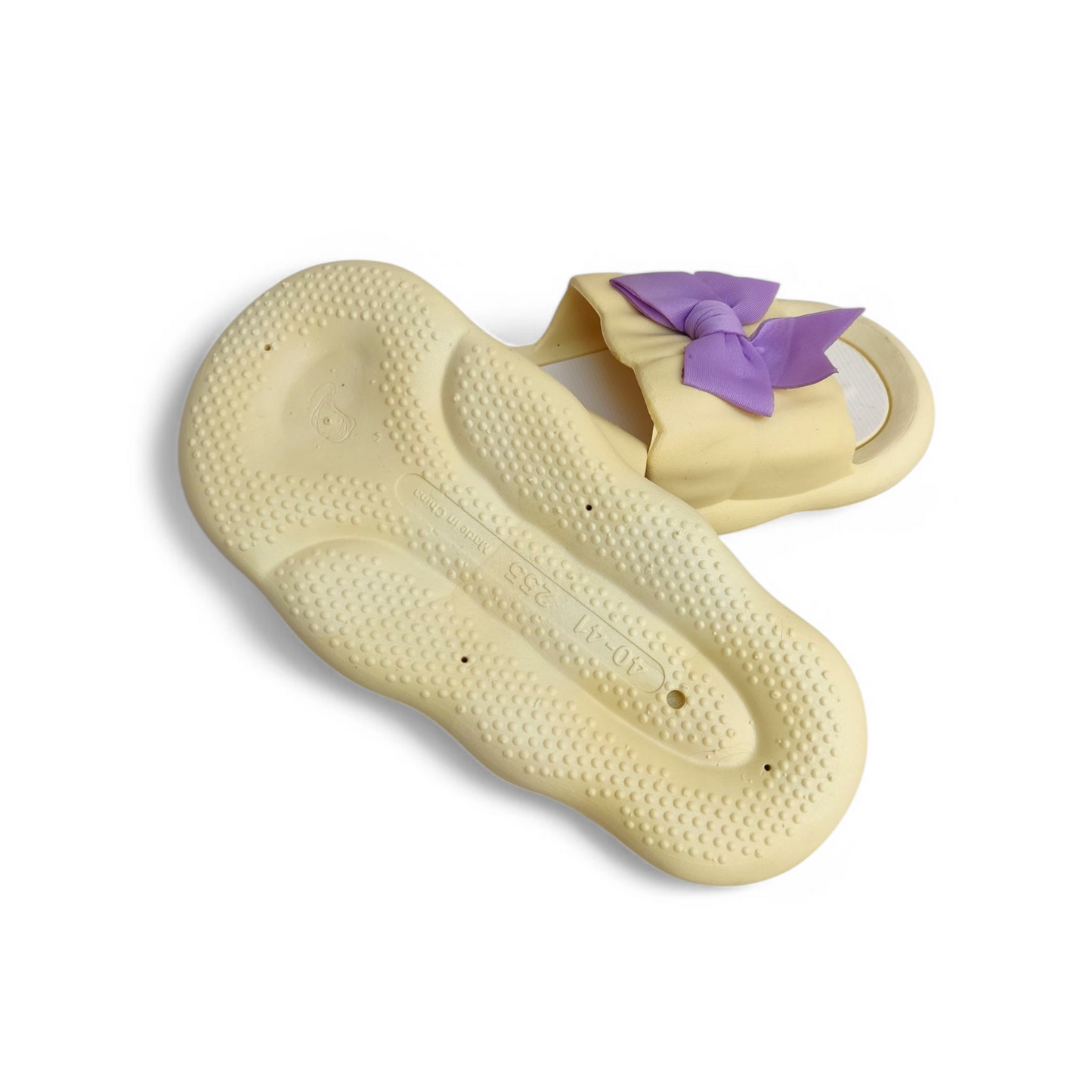 Women tie slippers