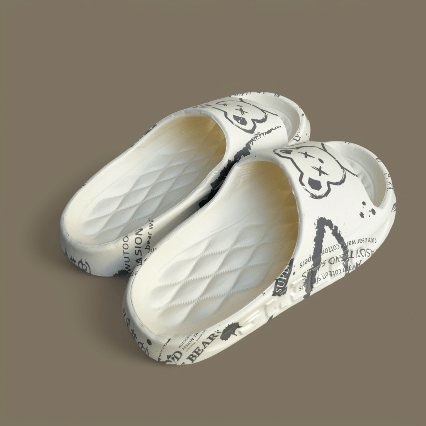 Eva Bear slippers-white
