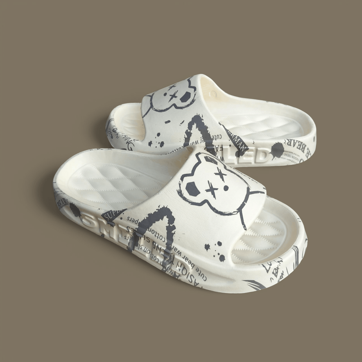 Eva Bear slippers-white