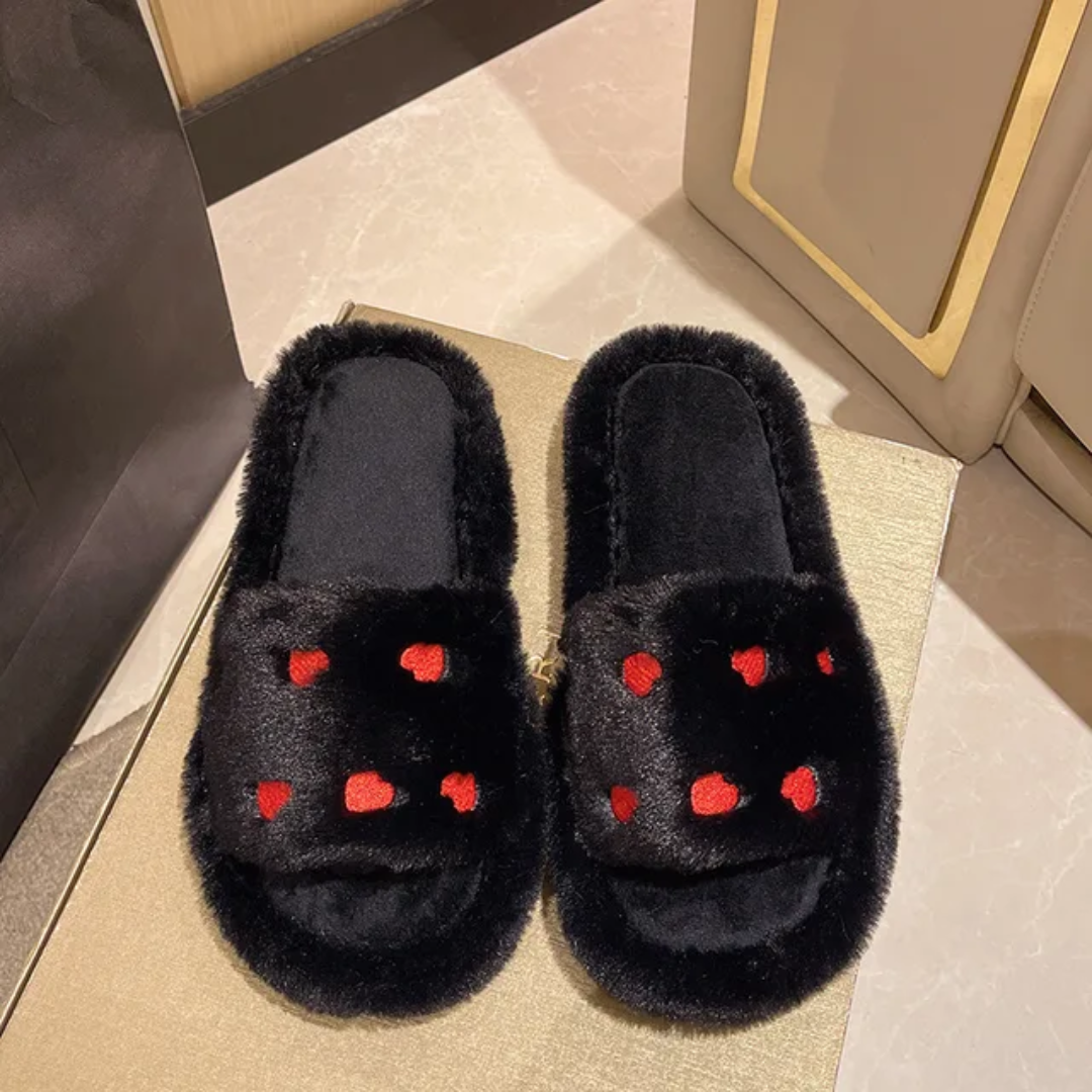 Hearts fur slide-Black