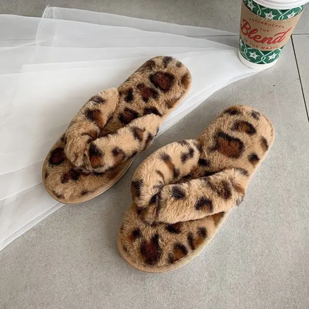 Leopard fur flipflops