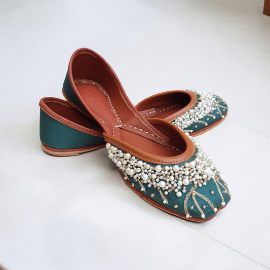 Green leather khussa